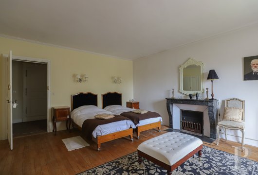 A chateau affiliated with Burgundy's greatest vineyards and permaculture to the south of Beaune - photo  n°9